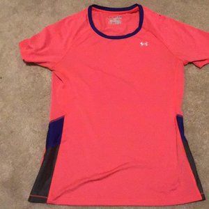 Under Armour Heat Gear fitted, round neck, short sleeve workout shirt, size M